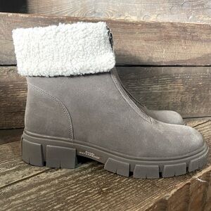 Brand New Blondo Weatherproof Boots